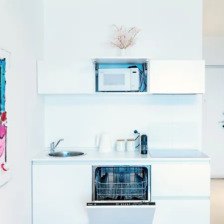 Art Apartment *